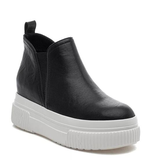 J/Slides Women's Wendie Bootie Size 8.5 Black Leather Slip On Waterproof NIB - Picture 1 of 10